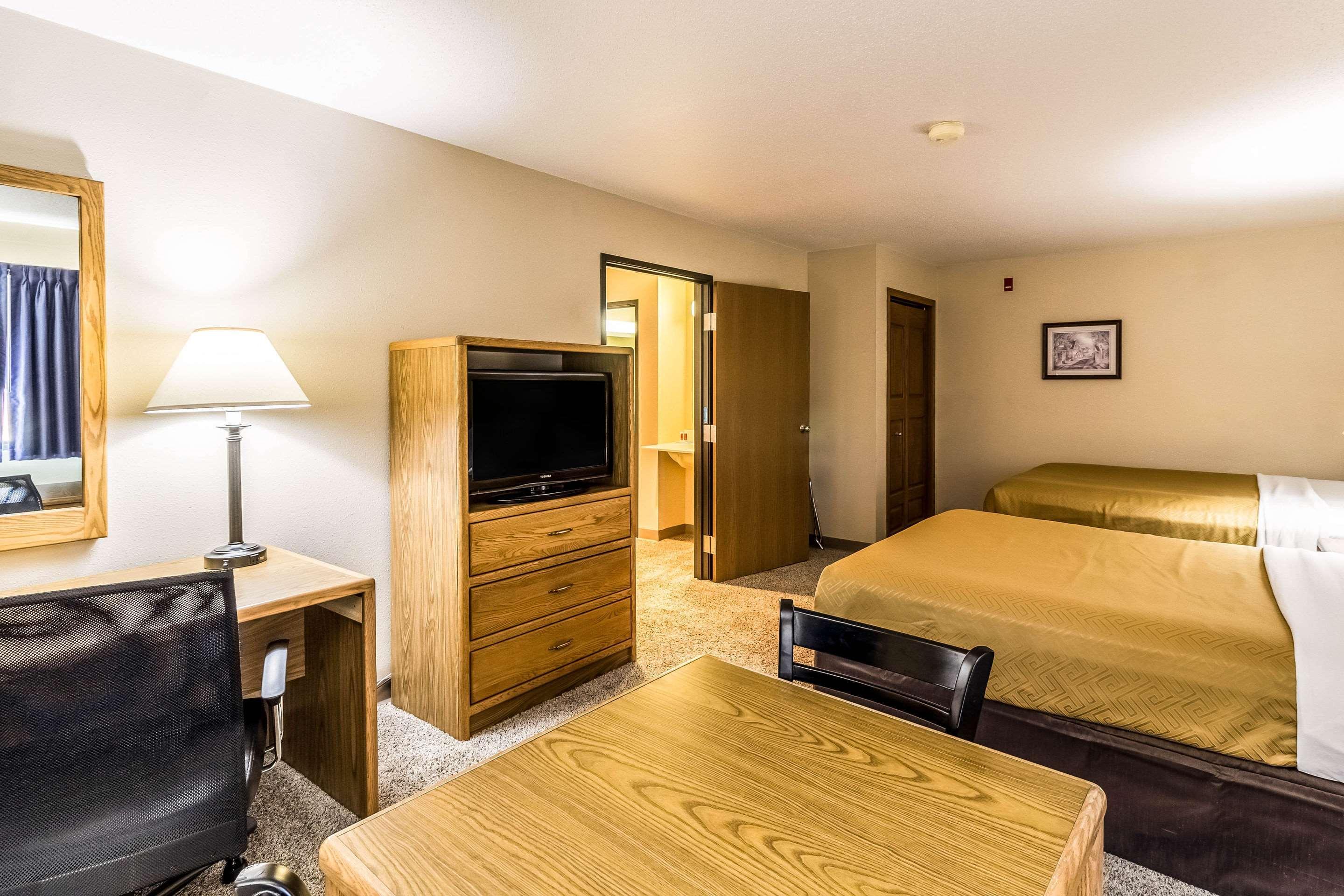 Econo Lodge - Valley City Buitenkant foto