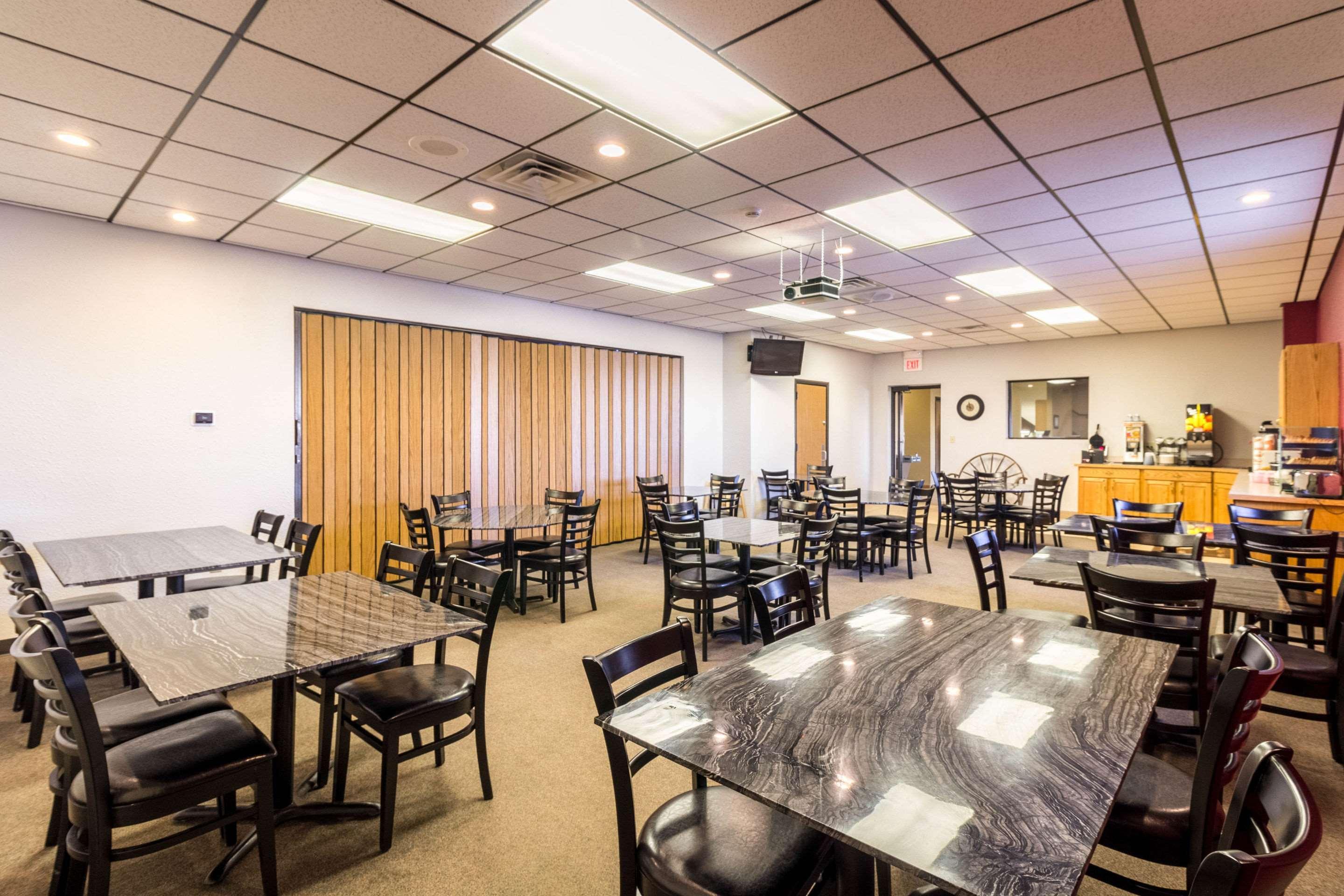 Econo Lodge - Valley City Buitenkant foto