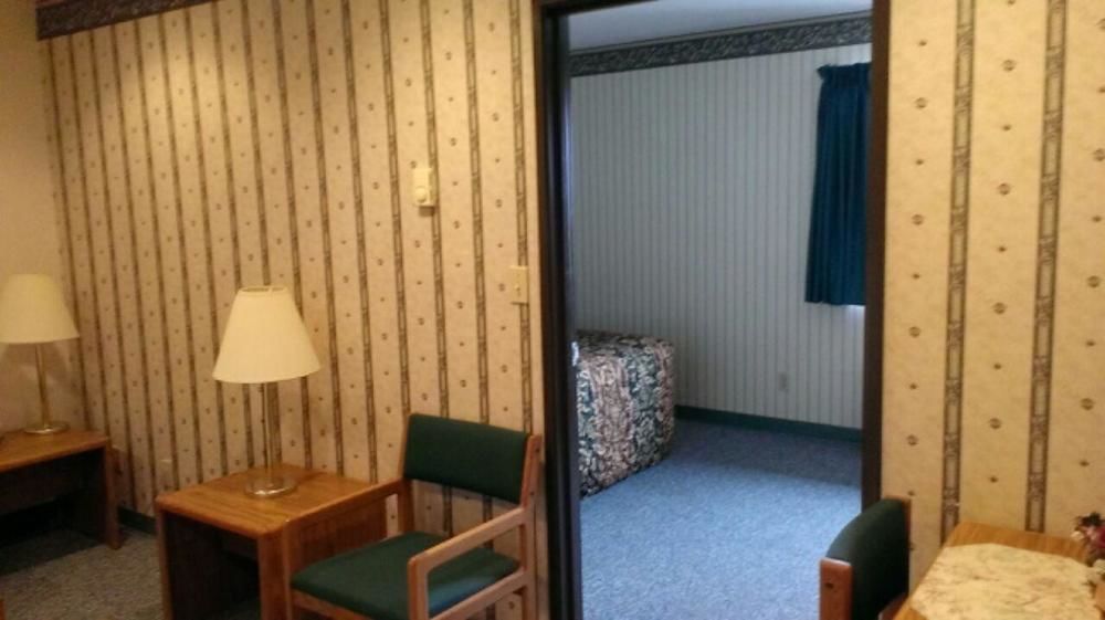 Econo Lodge - Valley City Buitenkant foto