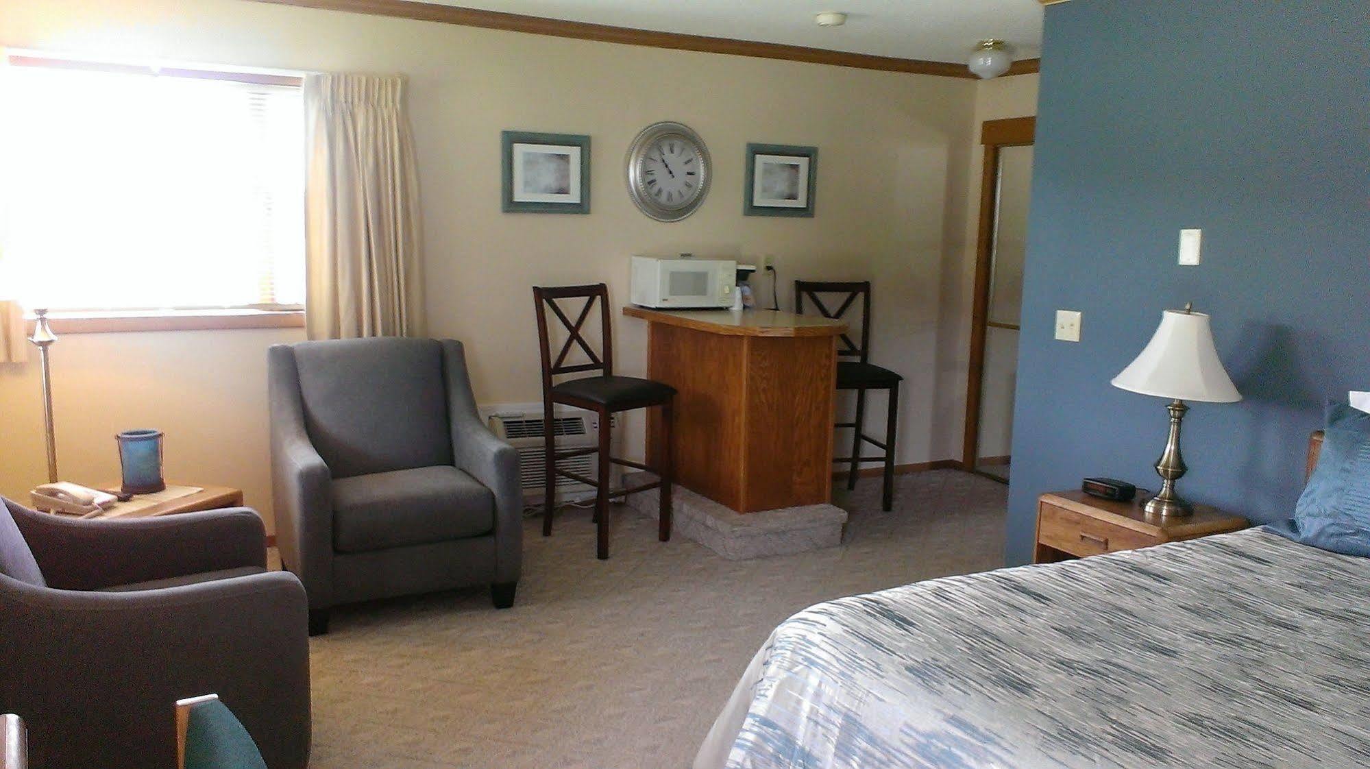 Econo Lodge - Valley City Buitenkant foto